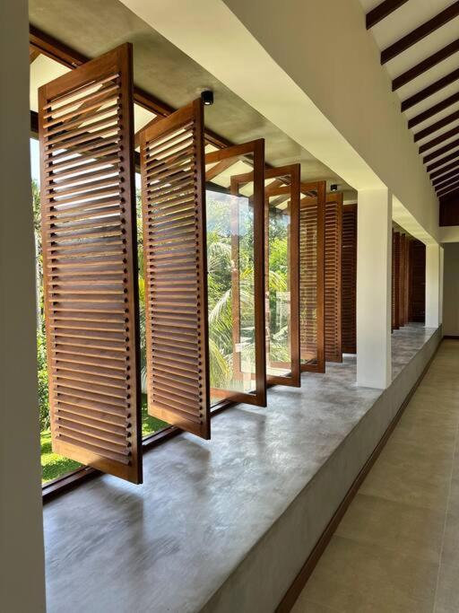 Lake Round Luxury House Kurunegala Exterior photo